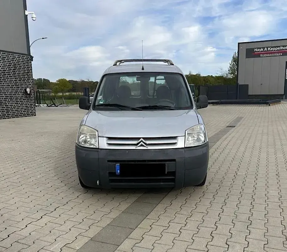 Gebraucht Citroën Berlingo 109 PS (80 kW) 2007 Silber Van / Kleinbus