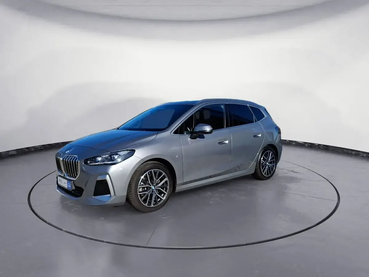 Gebraucht BMW 223 Active Tourer Performance 197 PS (144 kW) 2023 Grau Van / Kleinbus