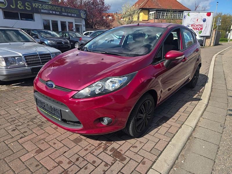 Gebraucht Ford Fiesta 90 PS (66 kW) 2009 Rot Kleinwagen