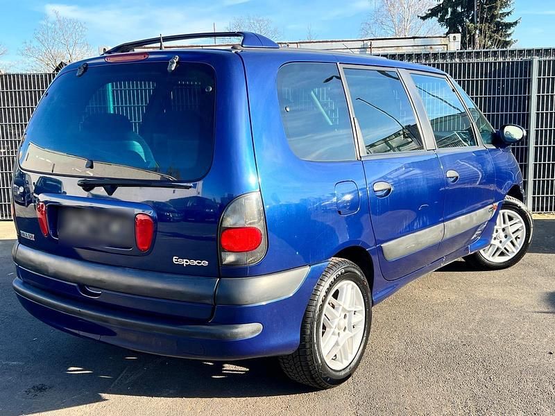 Second-hand Renault Espace 129 CP (94 kW) 2002 Albastru Monovolum
