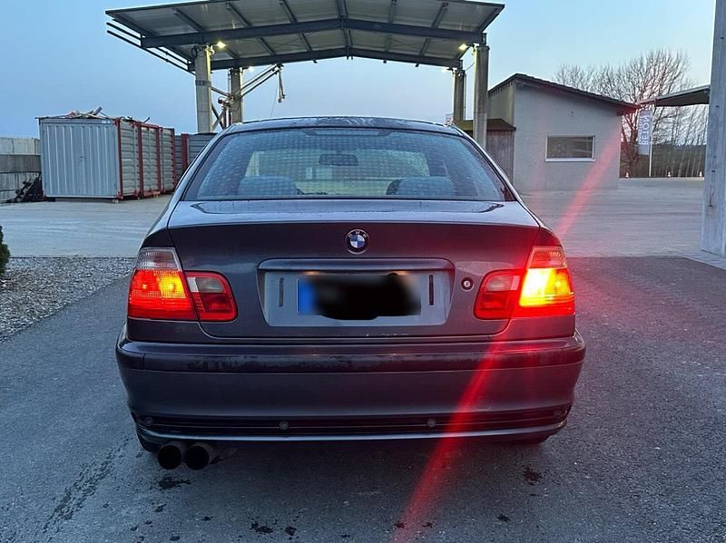 Gebraucht BMW 320 150 PS (110 kW) 1999 Grau Limousine