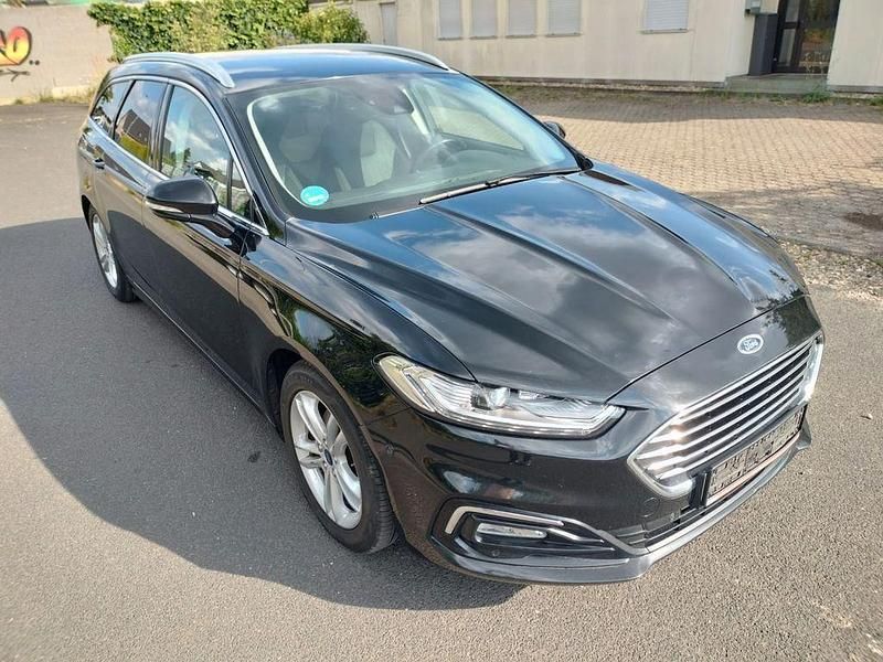 Schwarz Gebraucht 2020 Ford Mondeo Titanium Limousine | 9.900 € (Superpreis) - Bild 1/4
