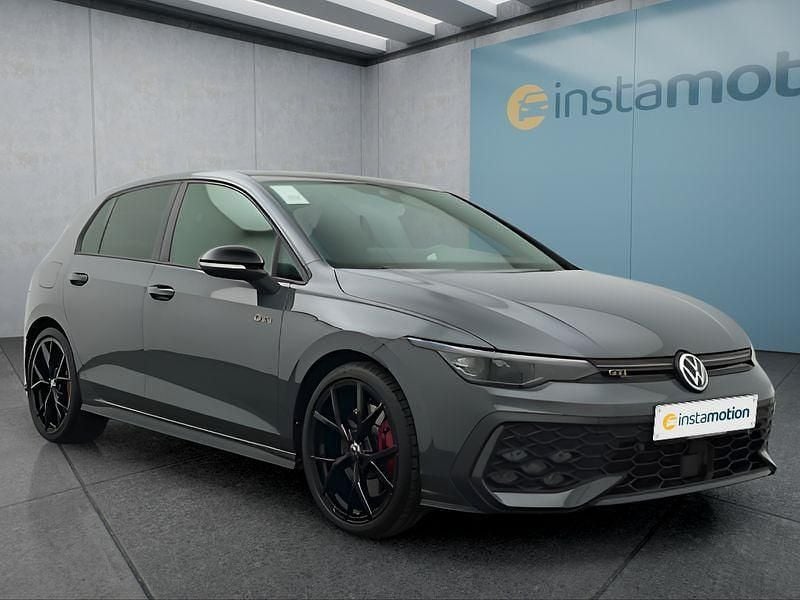 Grau Gebraucht 2024 VW Golf VIII Kleinwagen | 38.349 € (Fairer Preis) - Bild 1/4