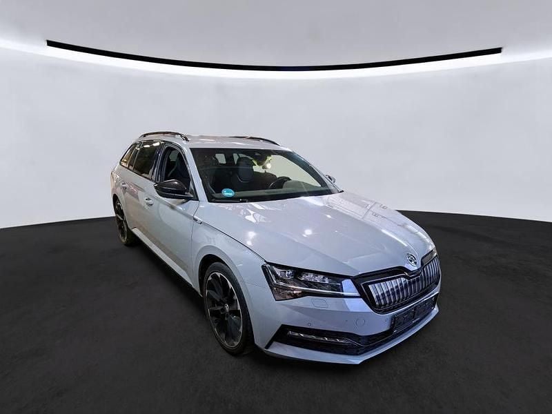 Grau Gebraucht 2021 Skoda Superb SportLine Limousine | 21.900 € (Superpreis) - Bild 1/4