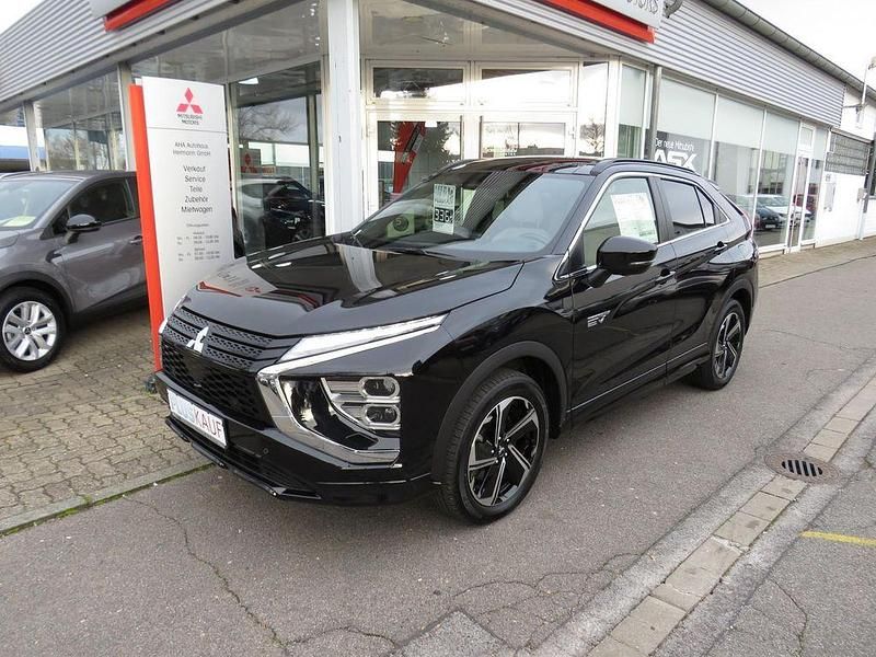 Schwarz Gebraucht 2021 Mitsubishi Eclipse Cross Top SUV | 24.690 € (Fairer Preis) - Bild 1/4