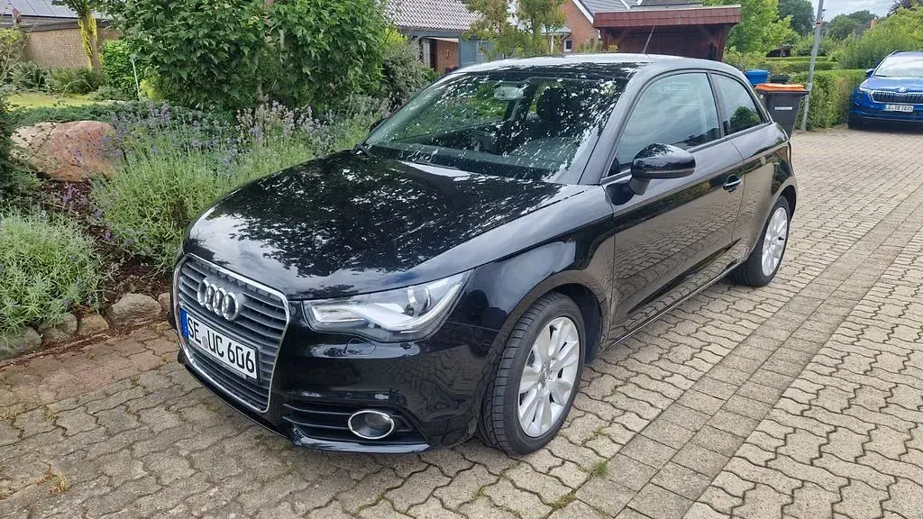 Gebraucht Audi A1 Attraction 86 PS (63 kW) 2012 Schwarz Kleinwagen