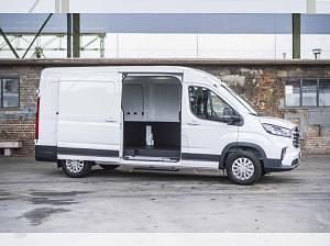 Second-hand Maxus V90 148 CP (108 kW) 2024 Alb Van