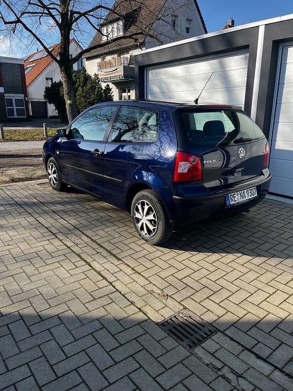 Gebraucht VW Polo Basis 64 PS (47 kW) 2003 Blau Limousine