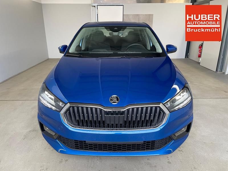 Neu Skoda Fabia Selection 95 PS (69 kW) 2025 [8x8x] race blue metallic Limousine