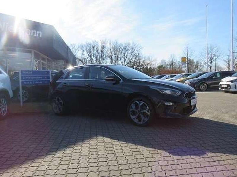 Gebraucht Kia Ceed Spirit 140 PS (102 kW) 2019 Schwarz Kleinwagen
