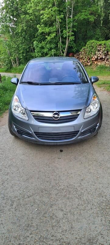 Grau Gebraucht 2008 Opel Corsa Limousine | 1.550 € (Superpreis) - Bild 1/4