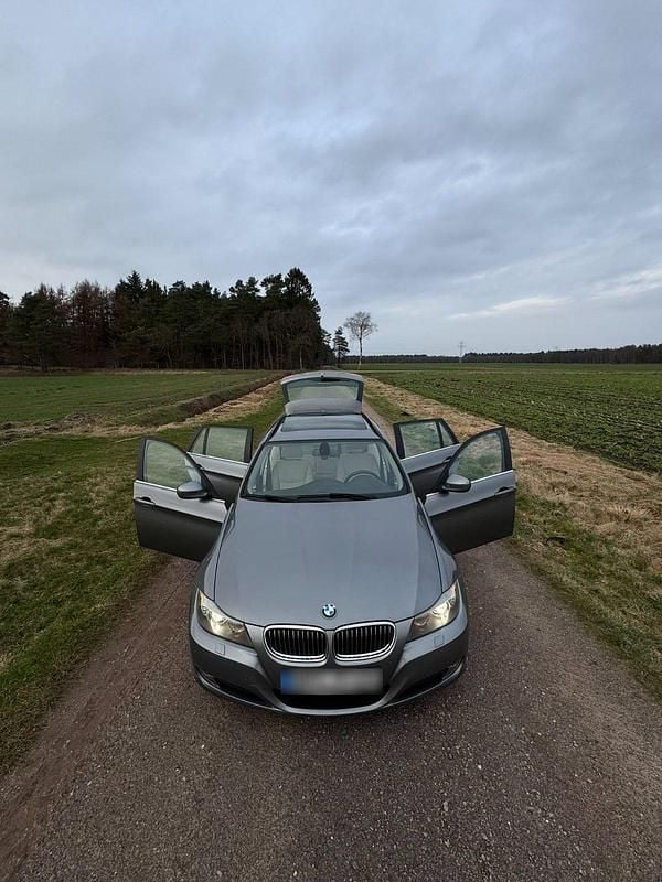 Gebraucht BMW 325 204 PS (150 kW) 2012 Silber Kombi