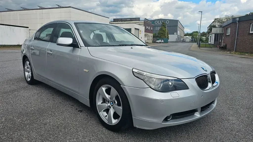 Gebraucht BMW 523 177 PS (130 kW) 2007 Titansilber Limousine