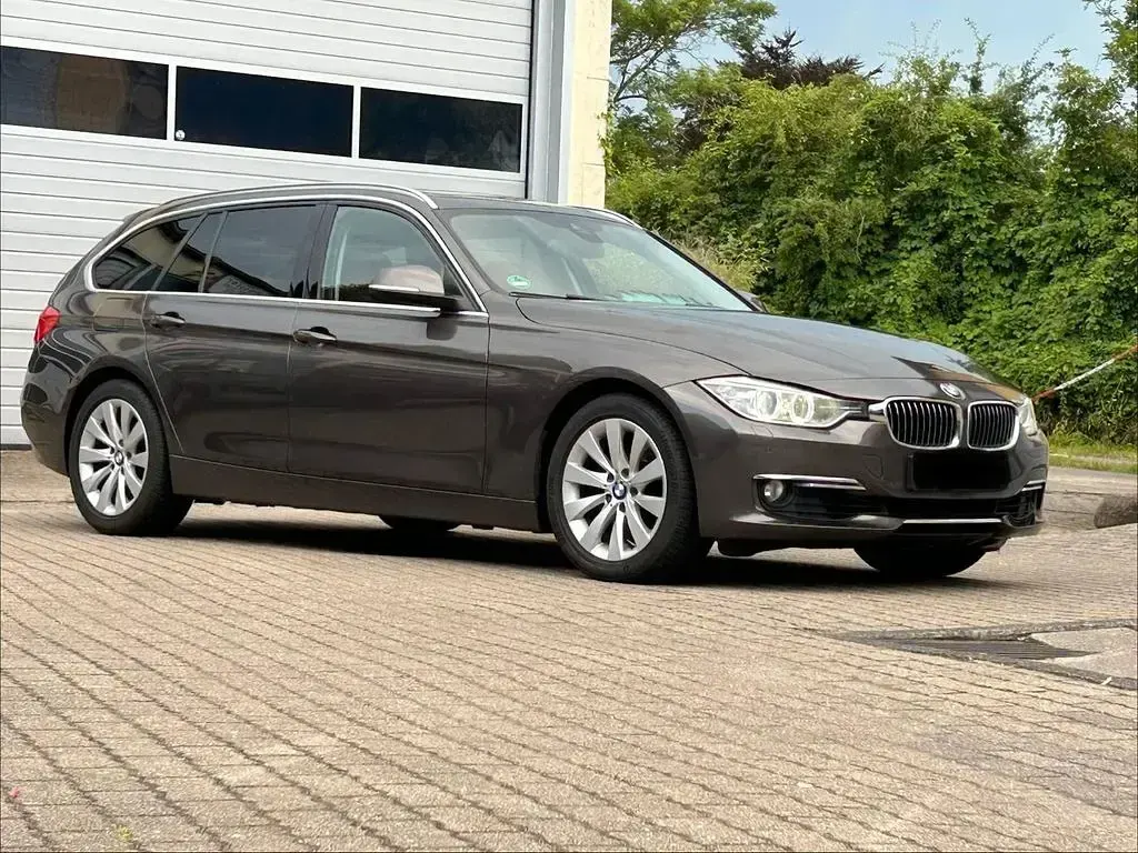 Gebraucht BMW 325 Luxury Line 218 PS (160 kW) 2013 Braun Kombi