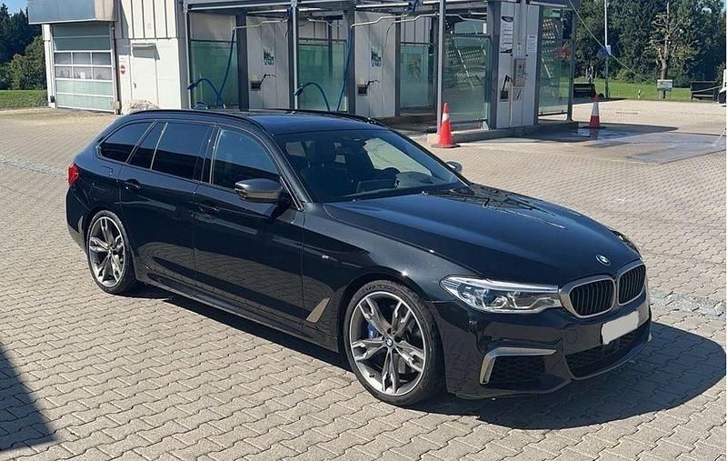 Schwarz Gebraucht 2019 BMW M550 Limousine | 32.200 € (Guter Preis) - Bild 1/4