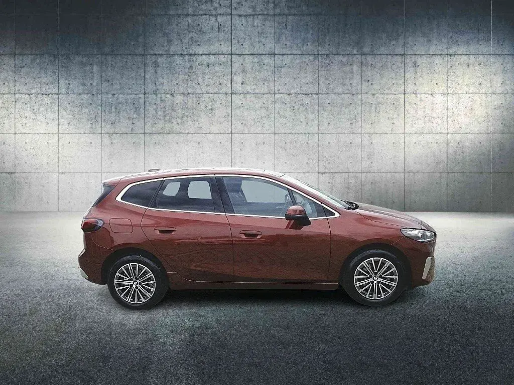 Gebraucht BMW 218 Luxury Line 136 PS (100 kW) 2022 Piemont rot Van / Kleinbus