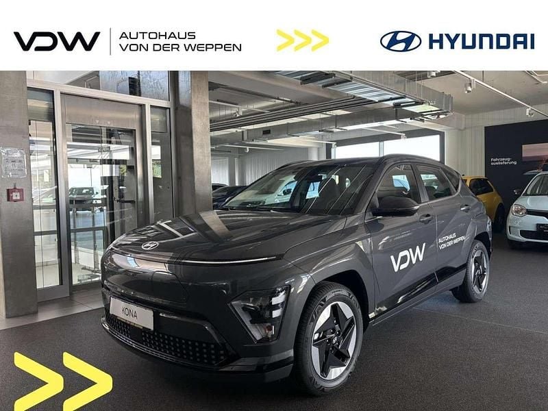 Grau Neu 2025 Hyundai Kona Advantage SUV | 33.590 € (Fairer Preis) - Bild 1/4