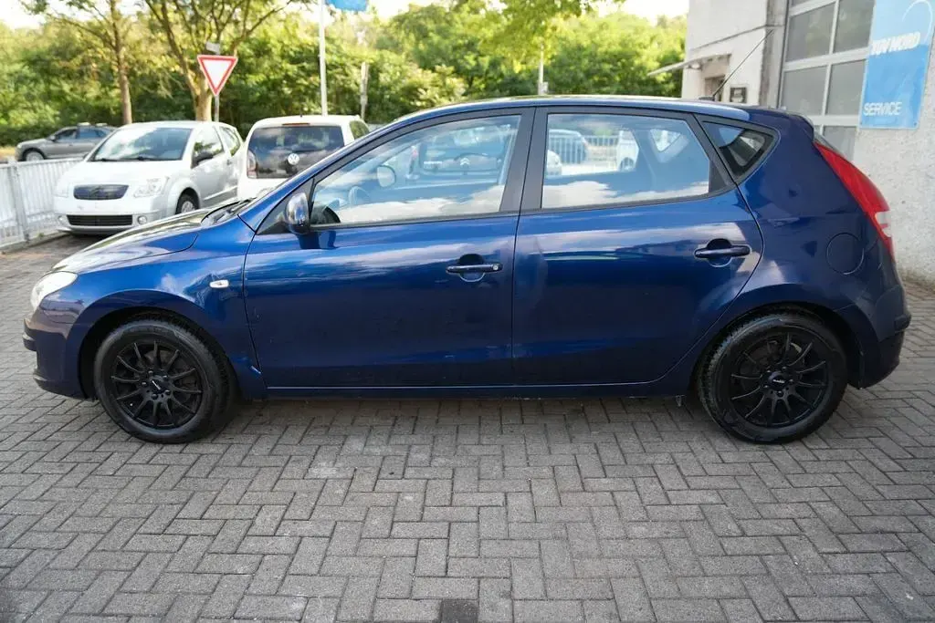 Gebraucht Hyundai i30 Comfort 109 PS (80 kW) 2007 Blau Kleinwagen