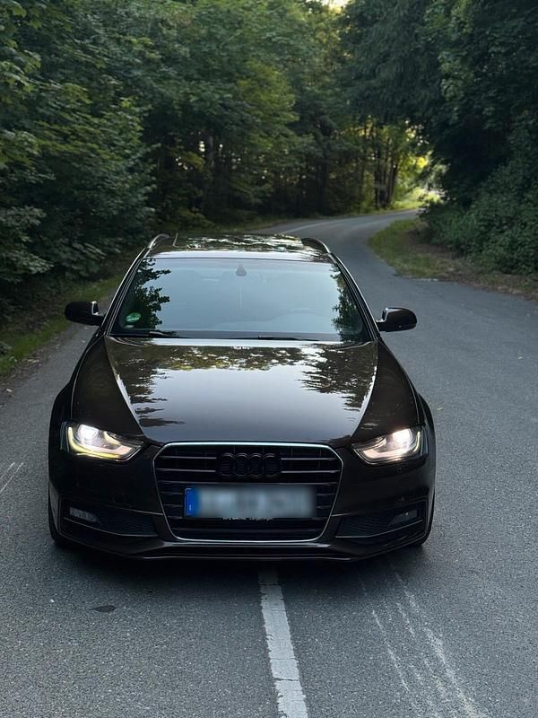 Braun Gebraucht 2013 Audi A4 S-Line Kombi | 11.000 € (Teuer) - Bild 1/4