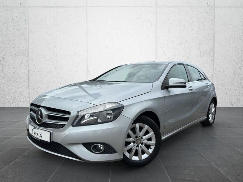 Silber Gebraucht 2013 Mercedes A180 Limousine | 9.999 € (Fairer Preis) - Bild 1/4