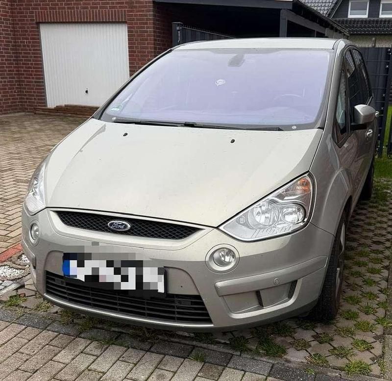 Silber Gebraucht 2009 Ford S-MAX Titanium Van / Kleinbus | 4.899 € (Fairer Preis) - Bild 1/4