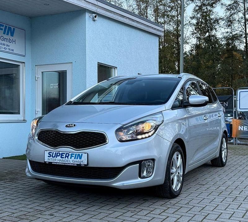 Gebraucht Kia Carens Spirit 135 PS (99 kW) 2015 Silber Van / Kleinbus