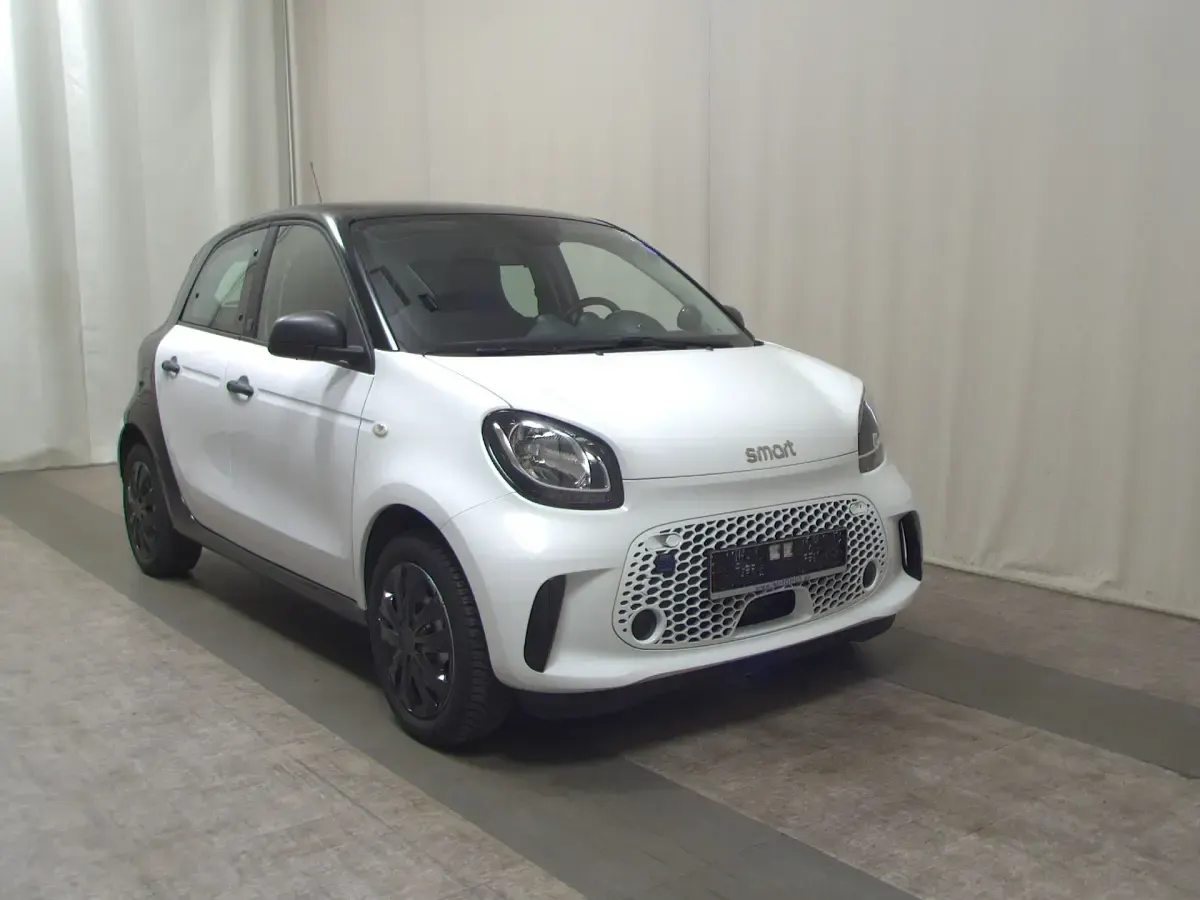 Gebraucht Smart ForFour Electric Drive 60 kW (82 PS) 2022 Weiss Limousine