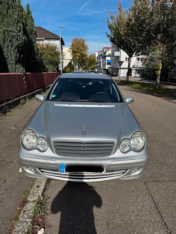 Gebraucht Mercedes C180 143 PS (105 kW) 2004 Silber Limousine