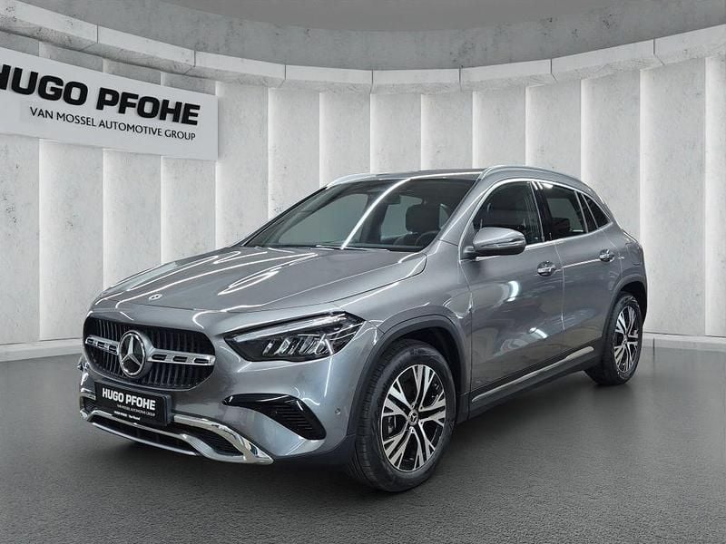 Gebraucht Mercedes GLA200 Progressive 163 PS (119 kW) 2025 Grau SUV