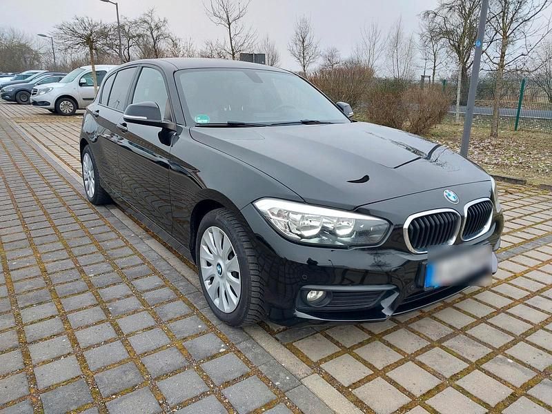 Schwarz Gebraucht 2018 BMW 118 Advantage Kleinwagen | 9.999 € (Superpreis) - Bild 1/4