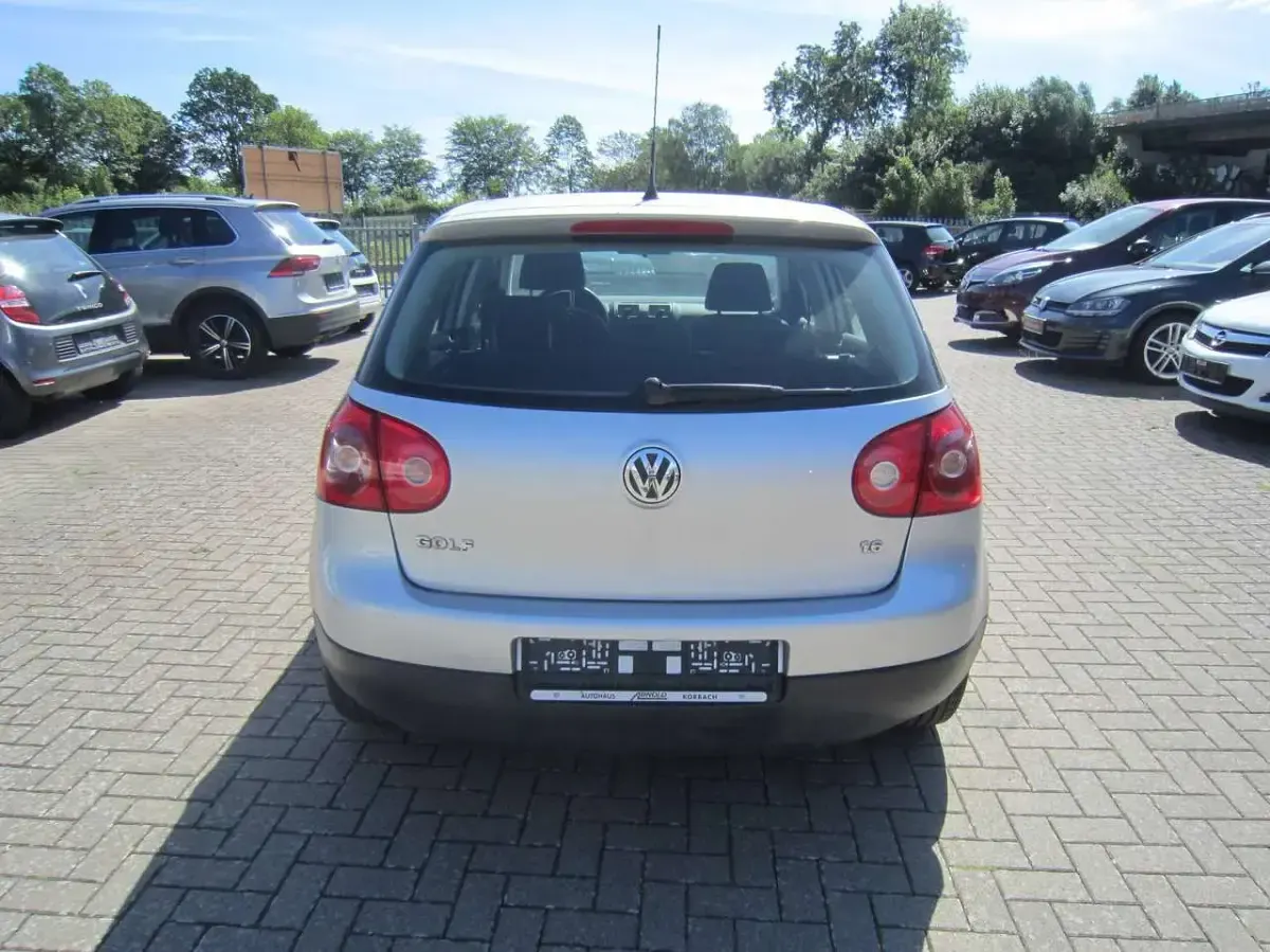 Gebraucht VW Golf V Trendline 102 PS (75 kW) 2008 Reflexsilber metallic Kleinwagen