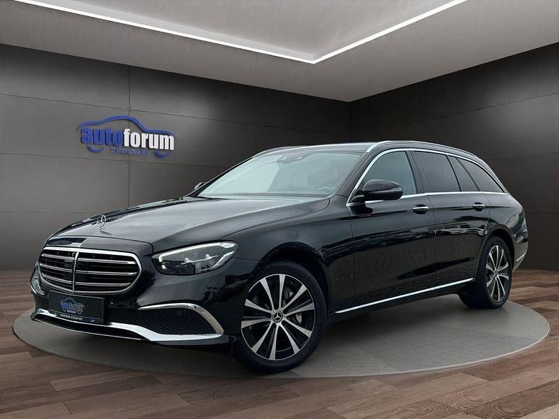 Schwarz/baltic black Gebraucht 2022 Mercedes E300 Kombi | 33.490 € (Fairer Preis) - Bild 1/4