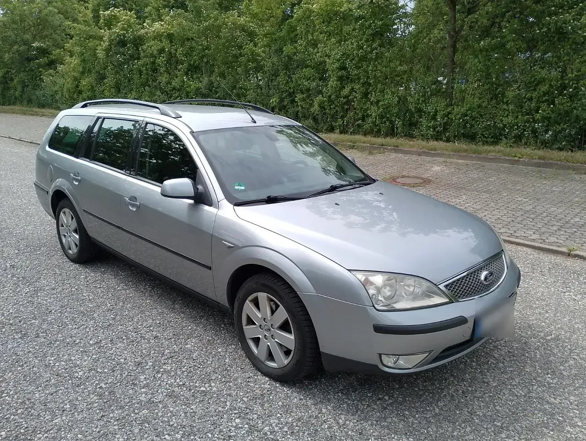Gebraucht Ford Mondeo 130 PS (95 kW) 2004 Silber Kombi
