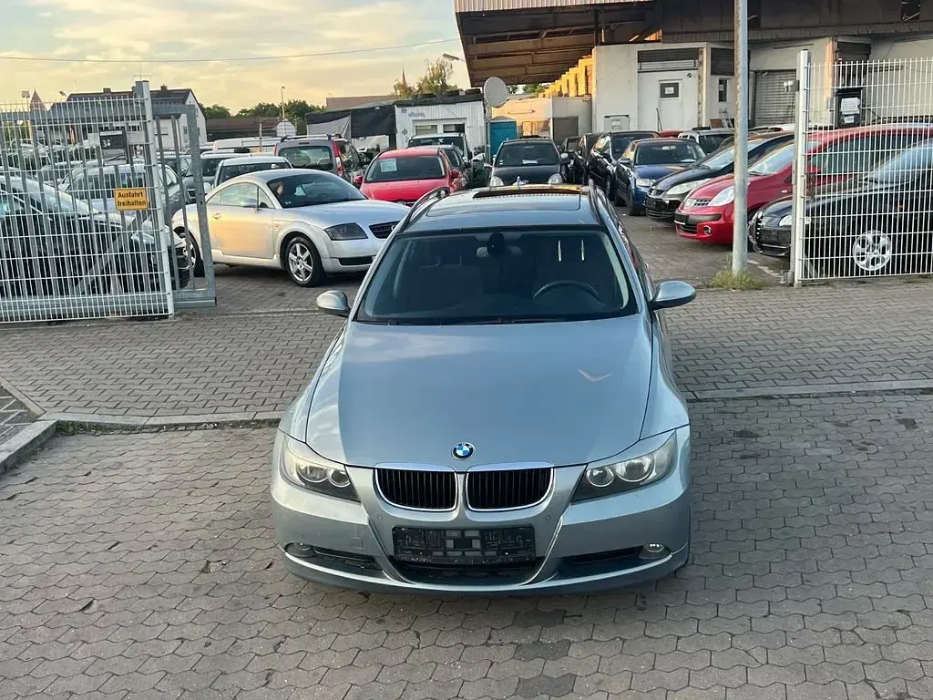 Gebraucht BMW 318 129 PS (94 kW) 2006 Grau Limousine