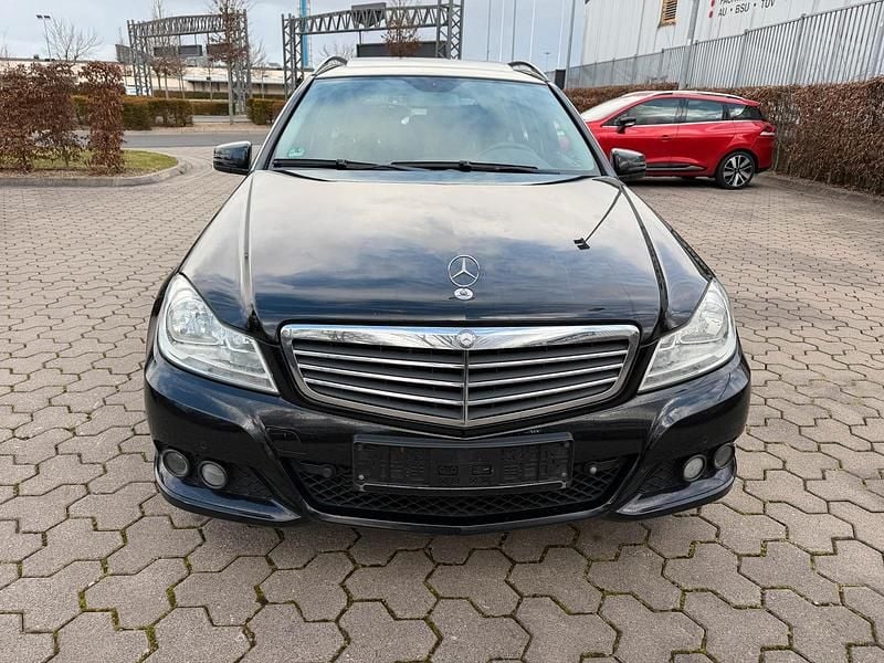 Gebraucht Mercedes C220 170 PS (125 kW) 2012 Schwarz Kombi