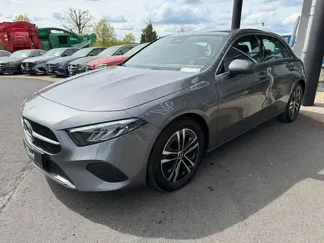 Gebraucht Mercedes A200 Progressive 163 PS (119 kW) 2025 Mountaingrau  met. (metallic) Kleinwagen