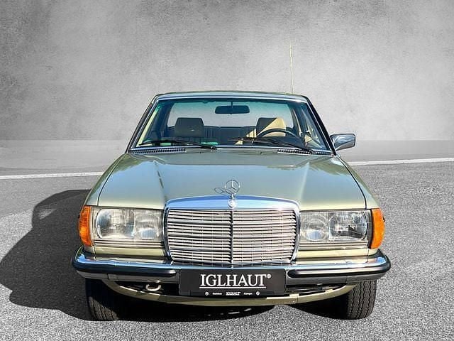 Gebraucht Mercedes 230 136 PS (100 kW) 1981 Silber Coupé