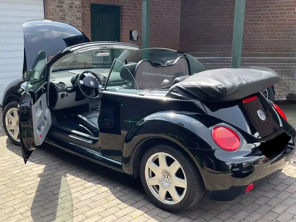 Gebraucht VW New Beetle Highline 116 PS (85 kW) 2004 Schwarz Kleinwagen