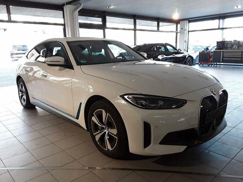 Gebraucht BMW i4 Performance 250 kW (340 PS) 2023 Weiß Limousine