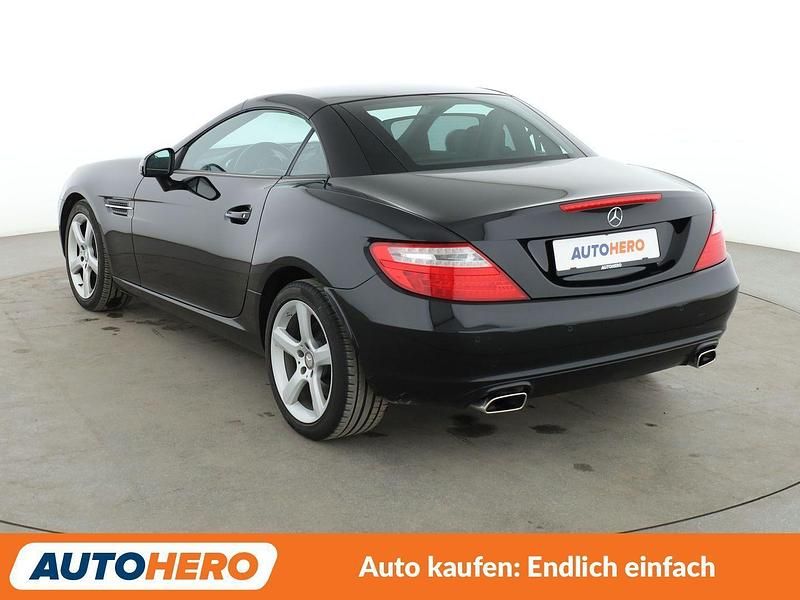 Gebraucht Mercedes SLK200 184 PS (135 kW) 2015 Schwarz Cabrio