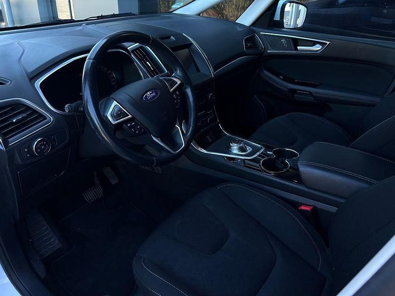 Gebraucht Ford S-MAX Titanium 150 PS (110 kW) 2019 Frostweiß Van / Kleinbus