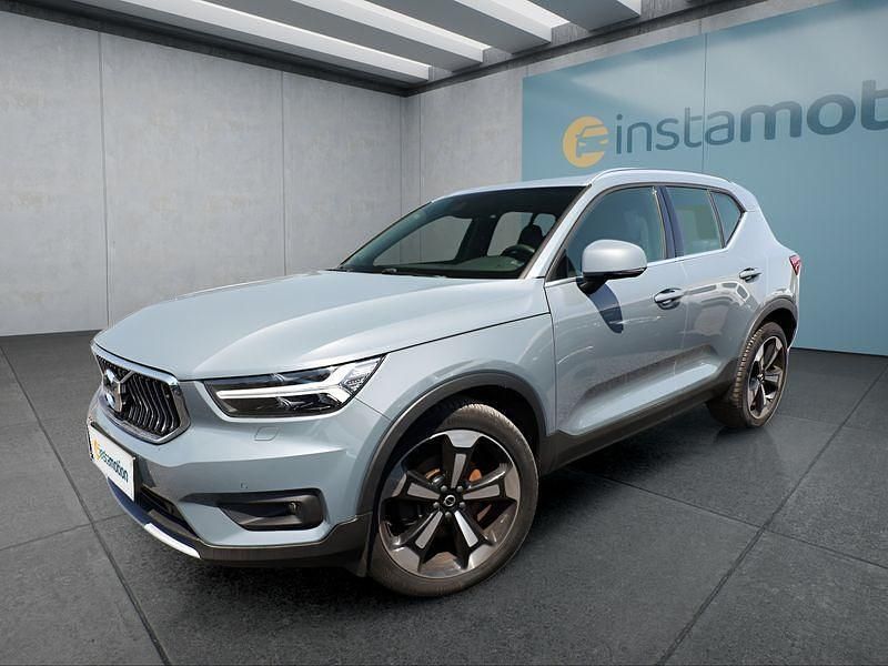 Grau Gebraucht 2020 Volvo XC40 SUV | 31.099 € (Fairer Preis) - Bild 1/4