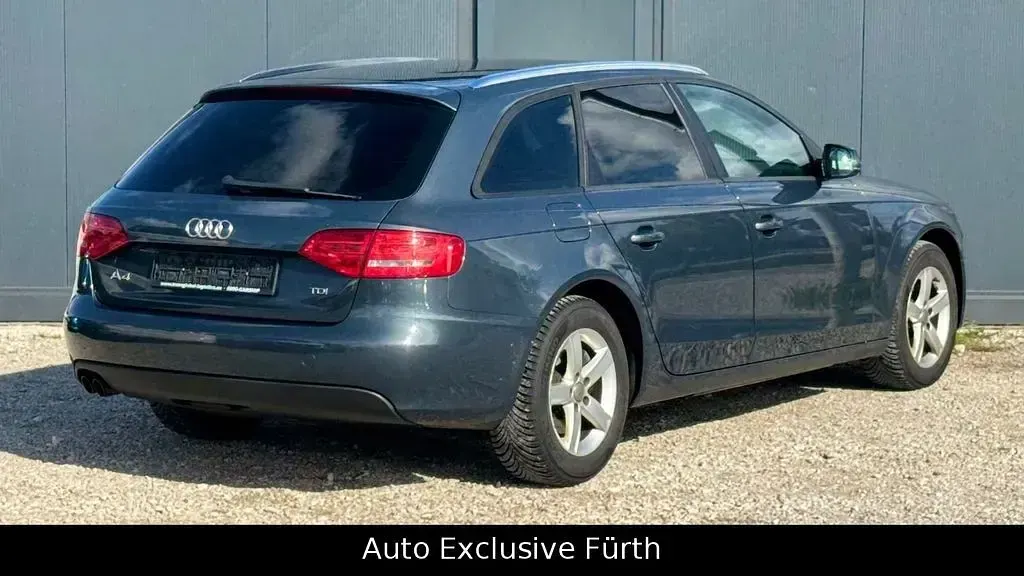 Gebraucht Audi A4 Attraction 143 PS (105 kW) 2011 Grau Kombi