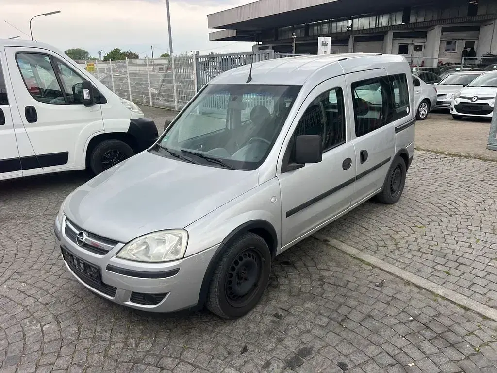 Gebraucht Opel Combo Edition 97 PS (71 kW) 2006 Silber Van / Kleinbus