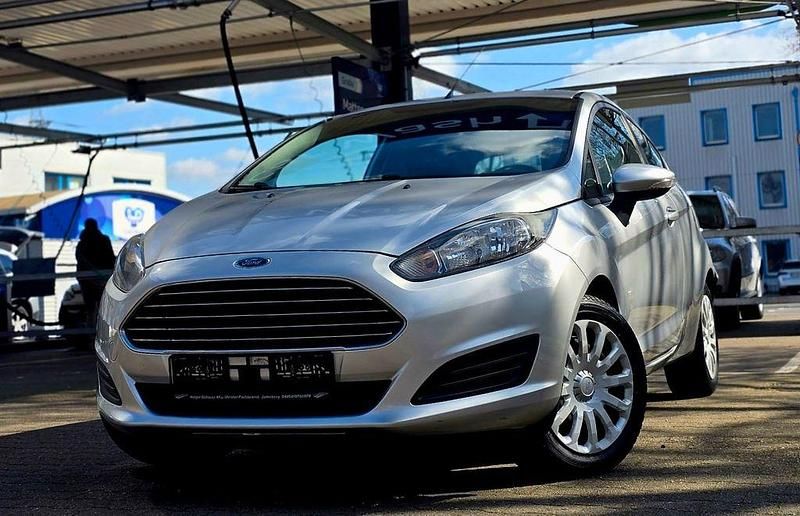 Gebraucht Ford Fiesta Trend 75 PS (55 kW) 2014 Silber Kleinwagen