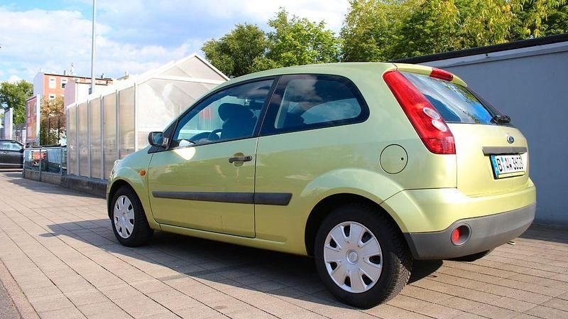 Gebraucht Ford Fiesta 60 PS (44 kW) 2006 Gelb Limousine