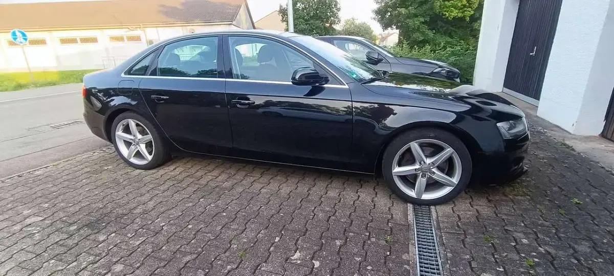 Gebraucht Audi A4 Ambition 170 PS (125 kW) 2013 Schwarz Limousine