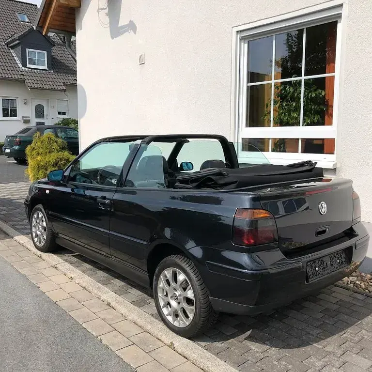Gebraucht VW Golf Highline 116 PS (85 kW) 2002 Schwarz Cabrio