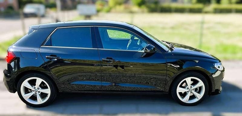 Schwarz Gebraucht 2020 Audi A1 Sportback Kleinwagen | 17.250 € (Superpreis) - Bild 1/4