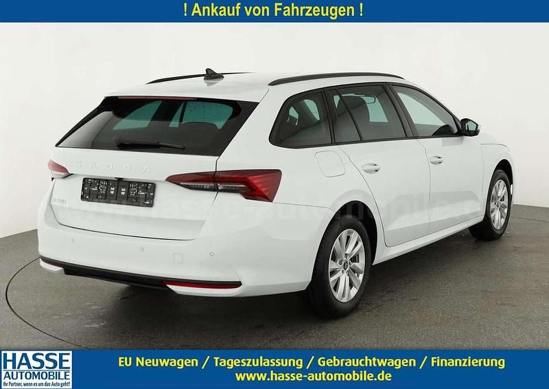 Neu Skoda Octavia Selection 150 PS (110 kW) 2025 Moon white perleffekt Kombi